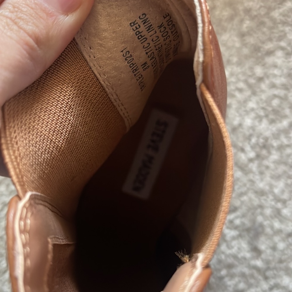 Boots - Picture 4 of 5